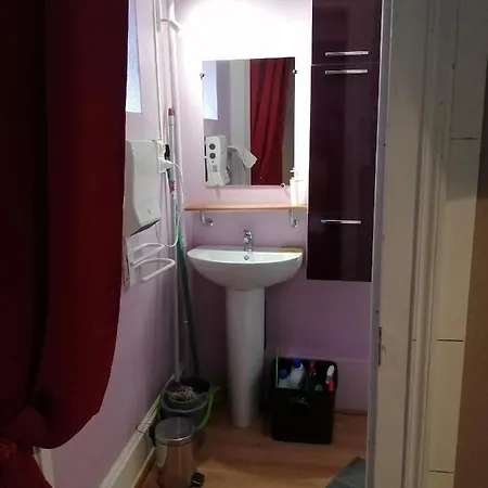 Joli Dans Un Ancien Du Xix Siecle - Proche Toutes Commodites - Thermes Et Parc Apartamento *